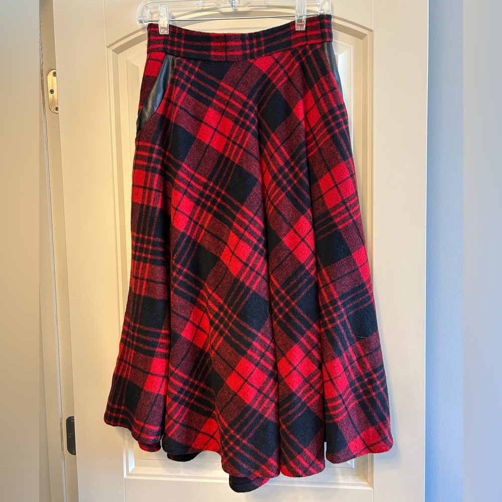Midi length flannel plaid circle skirt with faux leather pocket detail size L